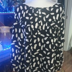 A Woman Black And White Blouse By Persection Size 2X